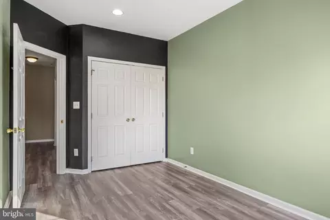 Entry Way - 5 River Ln, Delanco, NJ 08075 photo 3 of 3