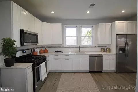 421 Bridgeboro St, Riverside, NJ 08075