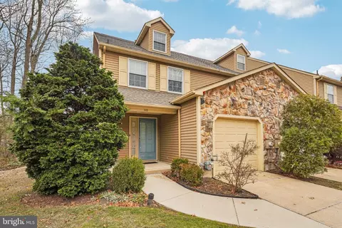 110 Wagonwheel Ct, Marlton, NJ 08053