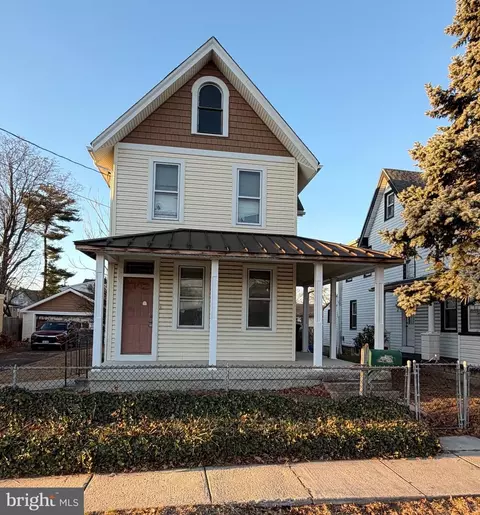 423 W Broad St, Palmyra, NJ 08065