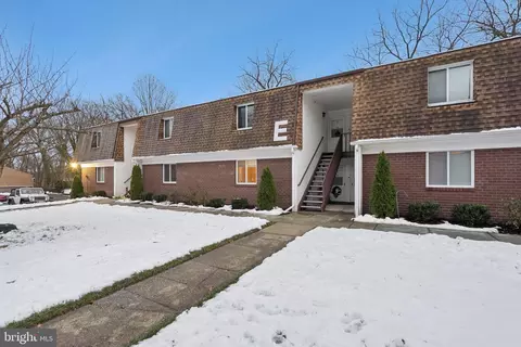 411 Stiles Ave #E5, Maple Shade, NJ 08052