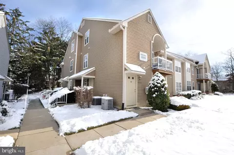 3504 B Ramsbury Ct, Mount Laurel, NJ 08054