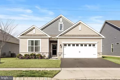 121 Congressional Ct, Moorestown, NJ 08057