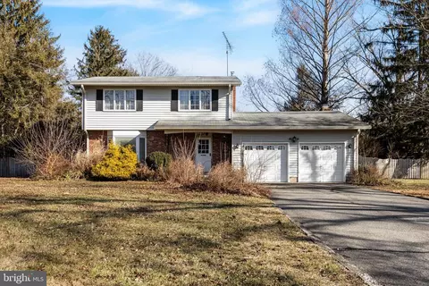 516 Meadowyck Ln, Southampton, NJ 08088