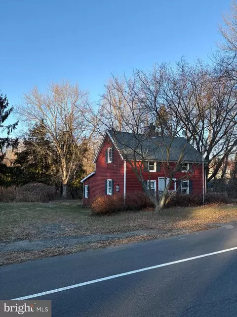 697 Monmouth Rd, Mount Holly, NJ 08060