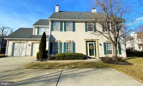 25 Grand Banks Cir, Marlton, NJ 08053