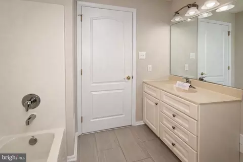 Entry Way - 40 Compass Cir, Mount Laurel, NJ 08054 photo 3 of 4