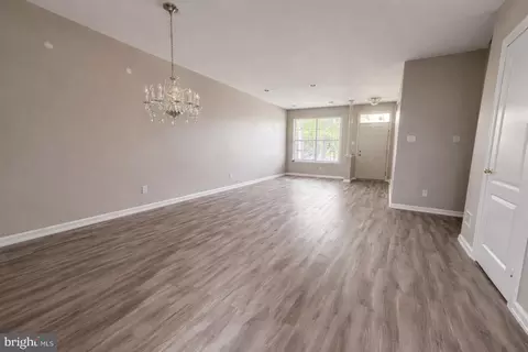 Living - 40 Compass Cir, Mount Laurel, NJ 08054 photo 2 of 5