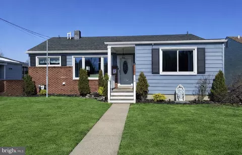 323 Mill Rd, Burlington, NJ 08016