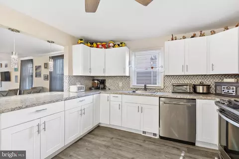 111 Thompson St, Burlington, NJ 08016