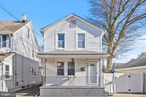 111 Thompson St, Burlington, NJ 08016