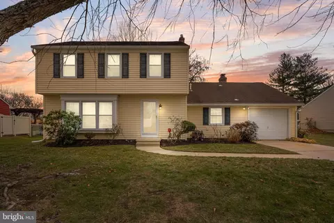 207 Farmington Rd, Delran, NJ 08075