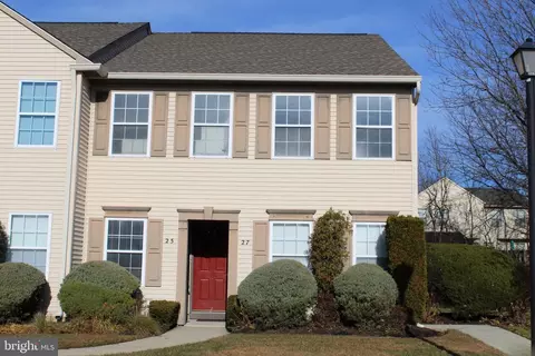 27 Foxglove Dr, Delran, NJ 08075