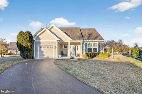 18 Begonia Ct, Marlton, NJ 08053