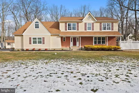 2 Packenah Trl, Shamong, NJ 08088