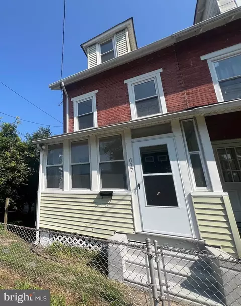 617 3rd St, Beverly, NJ 08010
