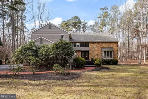 26 Glen Lake Dr, Medford, NJ 08055