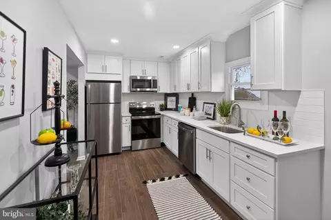 474 Saint Mary St, Burlington, NJ 08016