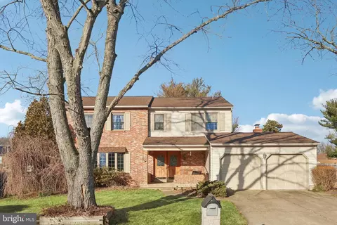 38 Lancelot Ln, Mount Laurel, NJ 08054