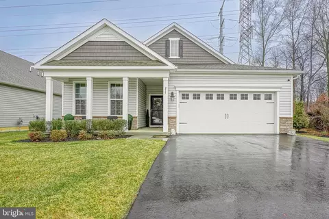 215 Congressional Ct, Moorestown, NJ 08057