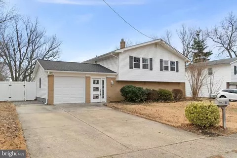 4 Belle Ln, Cinnaminson, NJ 08077