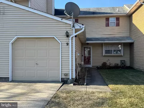 9 Hanover Ct, Bordentown, NJ 08505