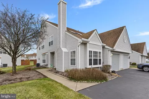 213 Birch Hollow Dr, Bordentown, NJ 08505