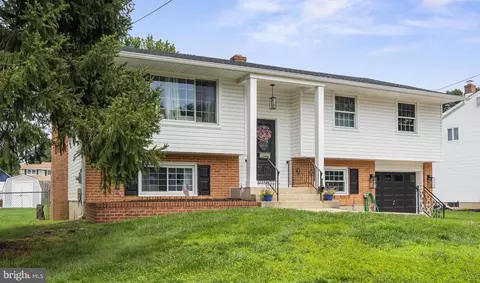 122 Hamilton Rd, Marlton, NJ 08053