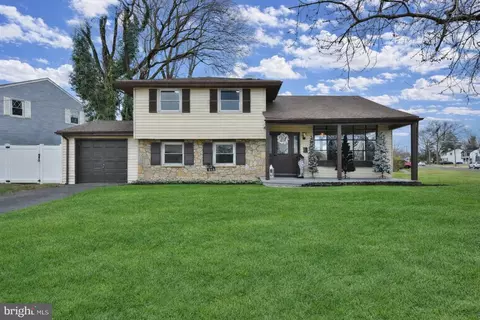 212 E Franklin Ave, Edgewater Park, NJ 08010