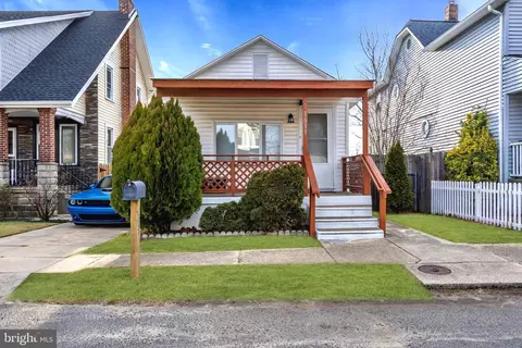 1611 Adams St, Cinnaminson, NJ 08077