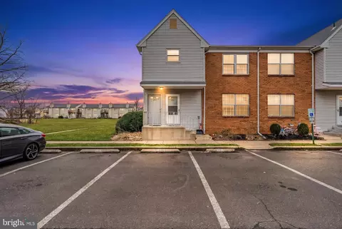 201 Sandstone Ct, Lumberton, NJ 08048