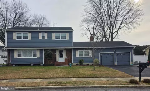 13 Ticonderoga Dr, Bordentown, NJ 08505