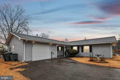 172 Tiffany Ln, Willingboro, NJ 08046