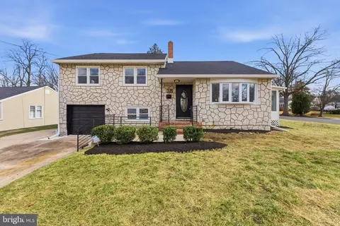 38 Tinker Dr, Mount Holly, NJ 08060