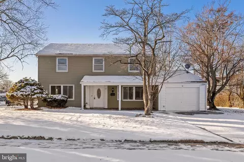47 Primrose Ln, Willingboro, NJ 08046