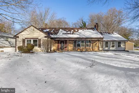 115 Crestview Dr, Willingboro, NJ 08046