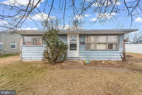 331 Collins Ln, Maple Shade, NJ 08052