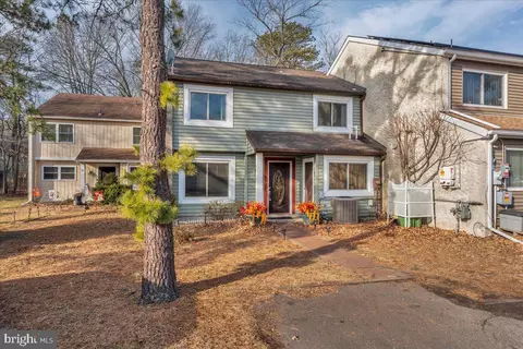 15 Queen Anne Ct, Marlton, NJ 08053