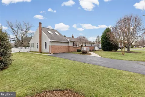 65 Fenton Ln, Chesterfield, NJ 08515