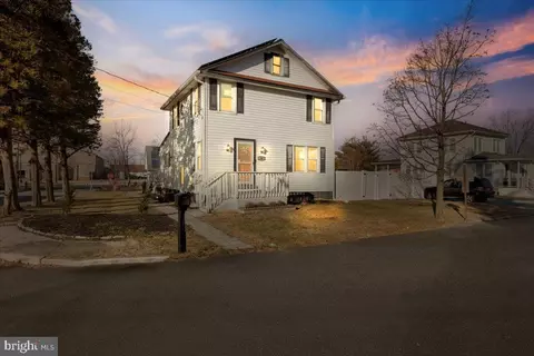 34 Cherry St, Medford, NJ 08055
