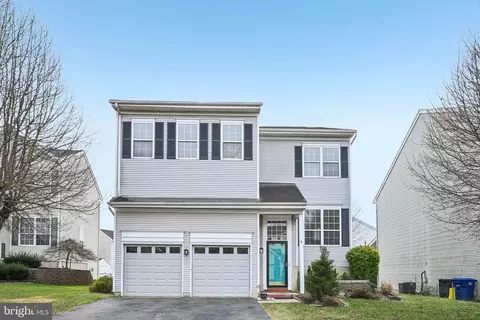 4 Cheyenne Ct, Burlington, NJ 08016