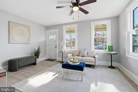 337 E 2nd St, Moorestown, NJ 08057