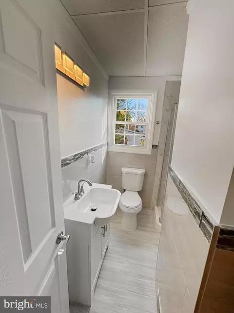 Bath - 705 2nd St, Delanco, NJ 08075 photo 2 of 3