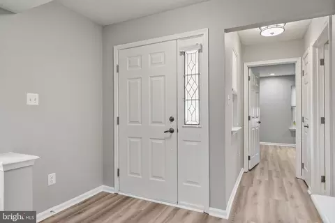 Entry Way - 29 Peppergrass Dr N, Mount Laurel, NJ 08054 photo 2 of 3