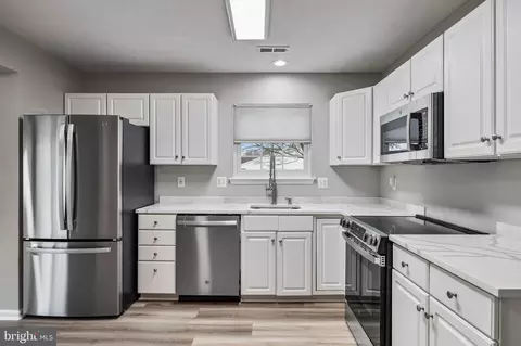Kitchen - 29 Peppergrass Dr N, Mount Laurel, NJ 08054 photo 1 of 4