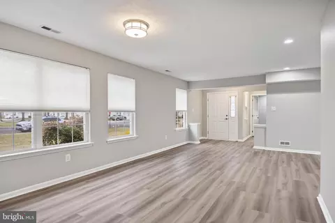 Living - 29 Peppergrass Dr N, Mount Laurel, NJ 08054 photo 2 of 3