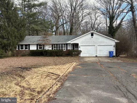 28034 Gaunts Bridge Rd, Columbus, NJ 08022