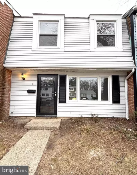 8 Royal Ct, Willingboro, NJ 08046