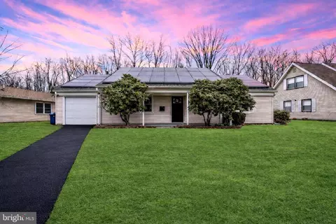 142 Eastbrook Ln, Willingboro, NJ 08046