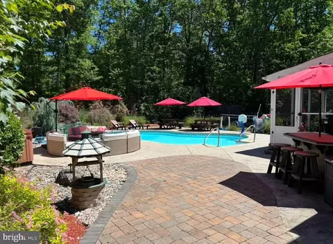 Exterior - 10 Cutts Dr, Tabernacle, NJ 08088 photo 4 of 17
